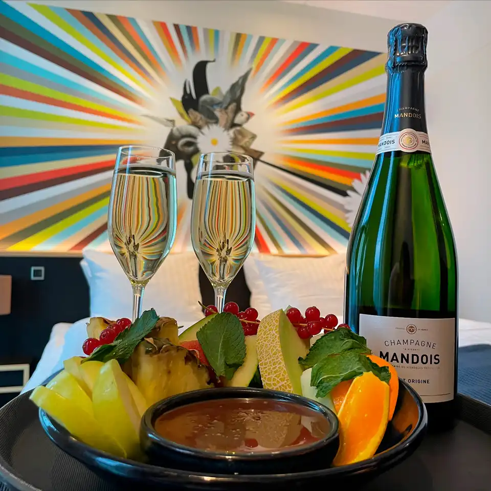 Mandois Champagne, chocolate & fruit