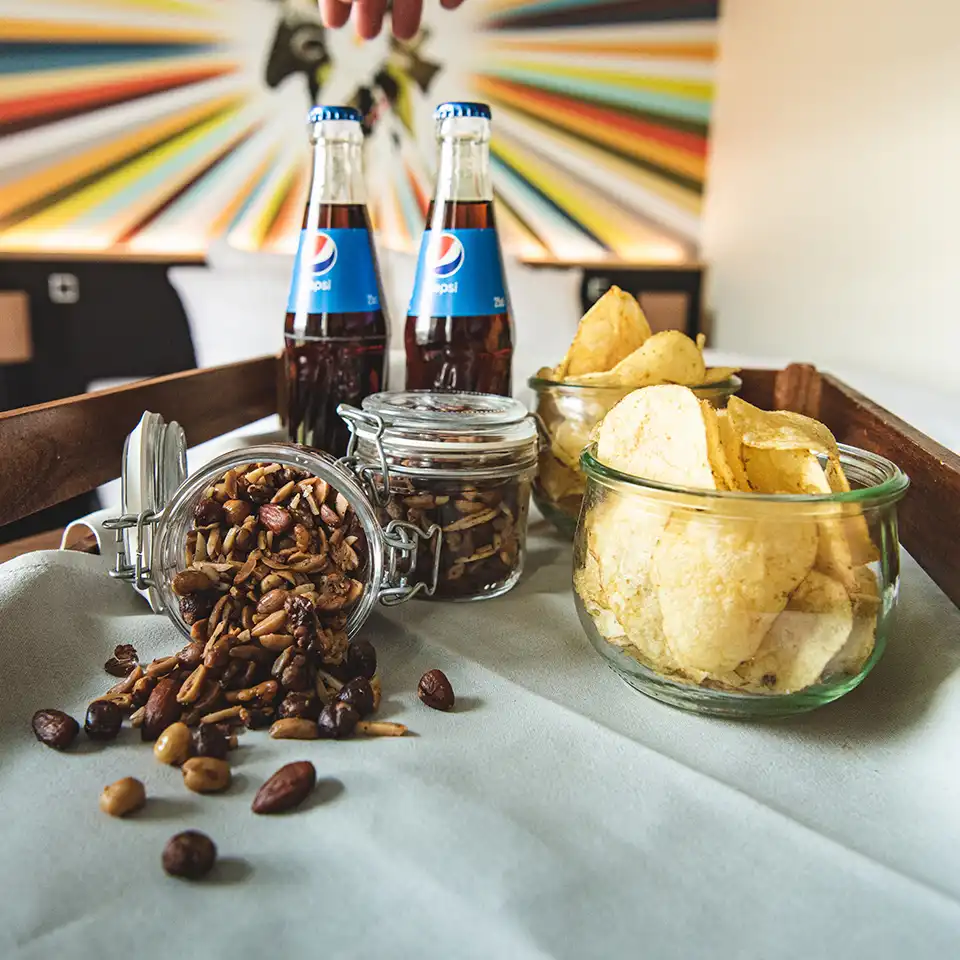 Sodas & snacks